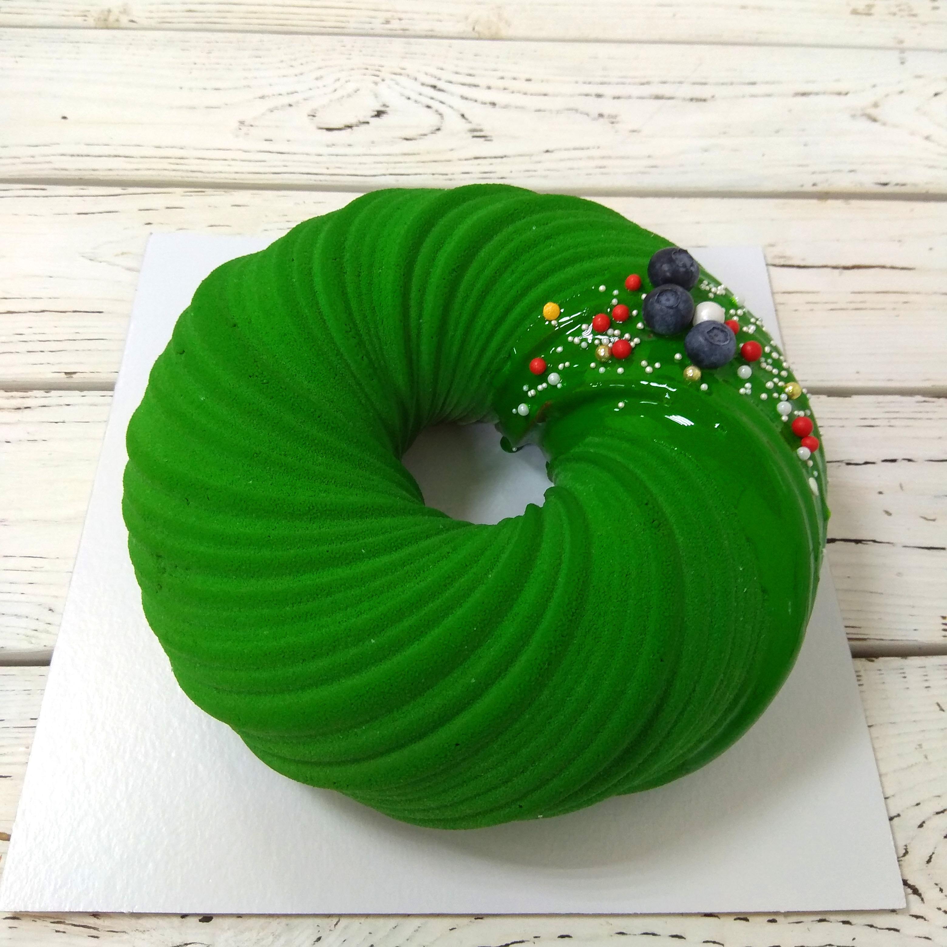 Муссовый торт Плетение зеленого цвета
